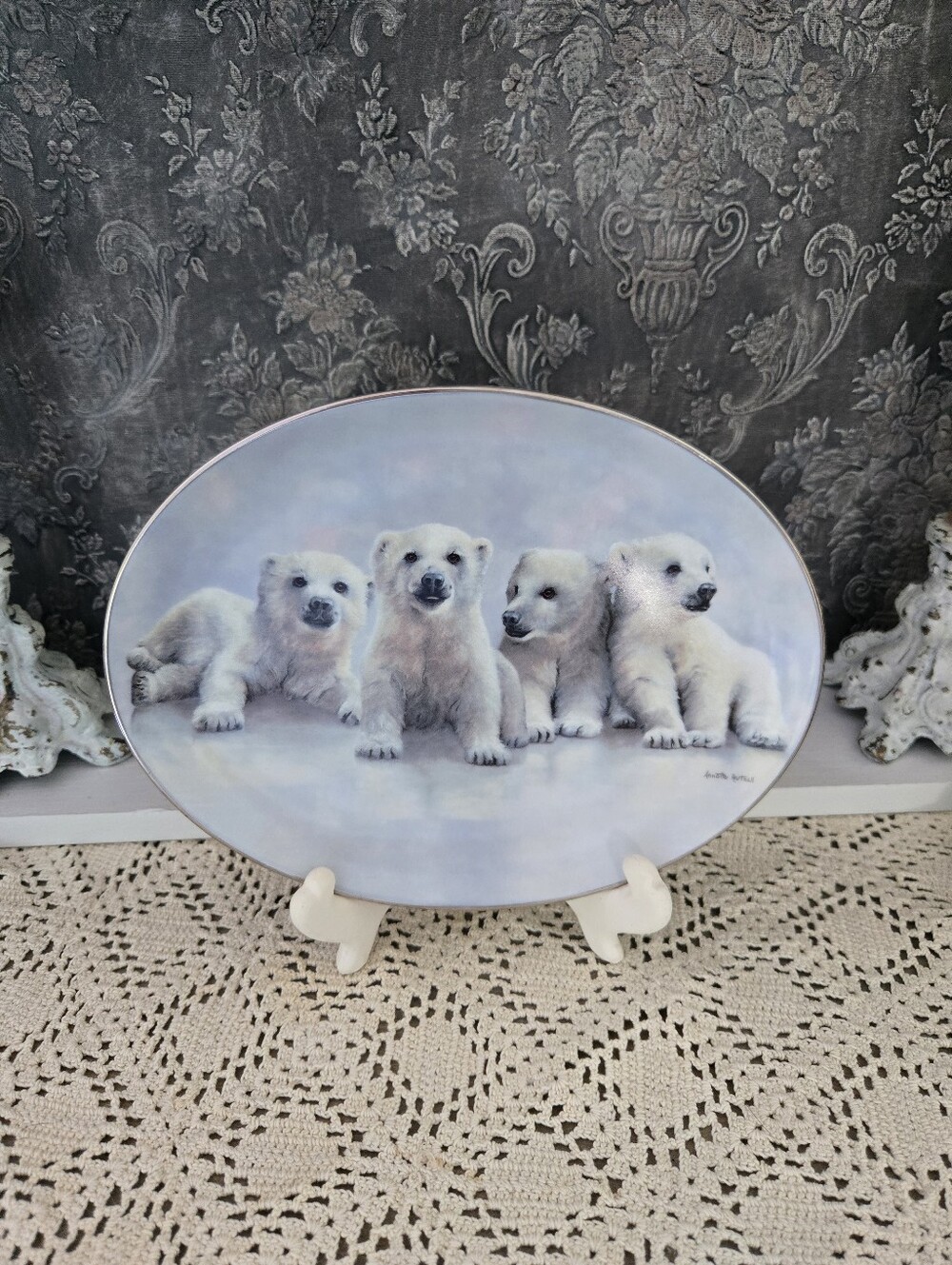 Vintage 1997 Bradford Exchange "Chillin' Out" Polar Bear Plate